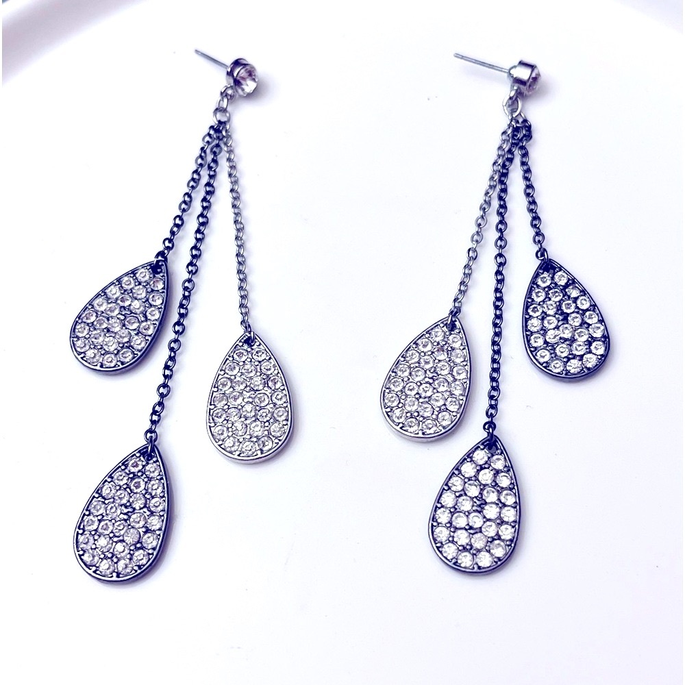 🌸3/$25 Vera Wang Teardrop Silver Gunmetal Pave Rhinestone Dangle Drop Earrings